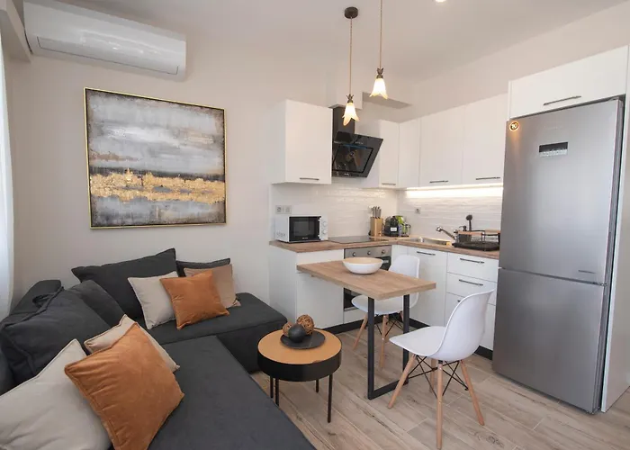 Chrysalis 2 بلدة كوس